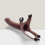 Silicone Curved Dong 5.7'' * Silikon Kavisli 14,5 cm Boyunda 4 cm Dolgu İçi Boş Orjinal Kemerli Belden Bağlama - Kahverengi